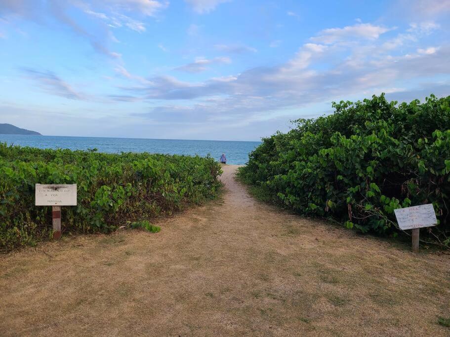 Linda Casa A 200M Da Praia Do Capricornio カラグァタトゥバ エクステリア 写真