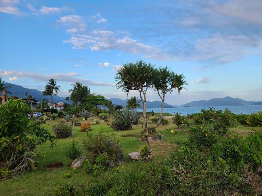 Linda Casa A 200M Da Praia Do Capricornio カラグァタトゥバ エクステリア 写真